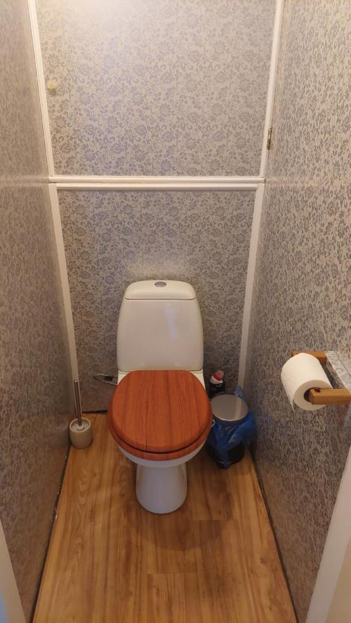 Apartman Surany Exteriör bild